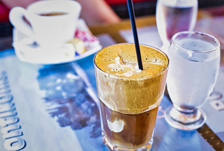 Há quem goste do próprio café ou do capuccino (foto) gelado, batido no liquidificador.  Reprodução: Flipar