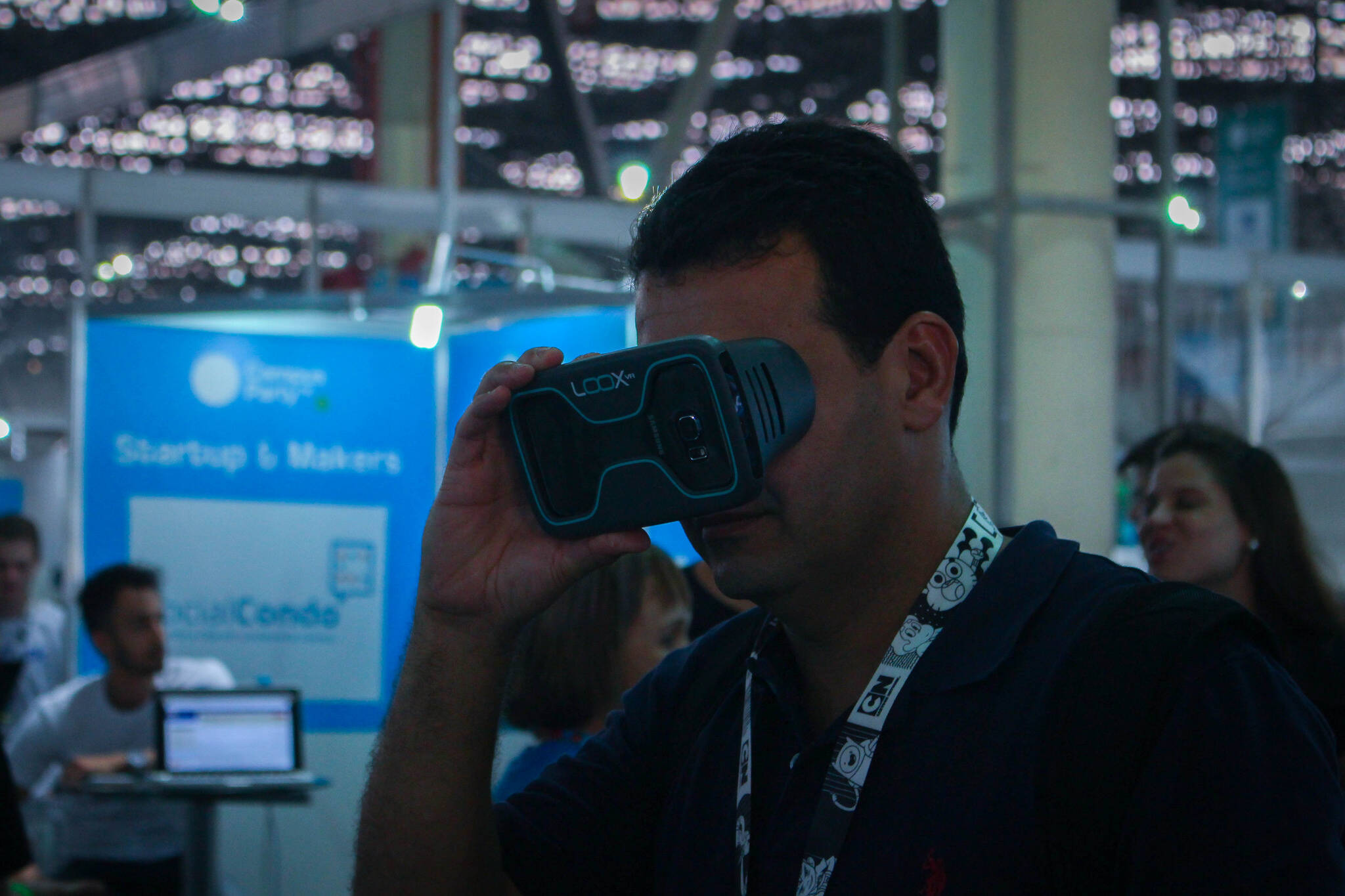 Loox VR é um óculos de realidade virtual brasileiro que aceita iPhone, Moto X e Galaxy. Foto: João Victor Marques/Divulgação