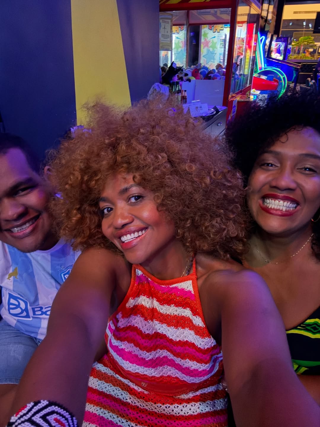 Gaby Amarantos posa ao lado do irmão, Gabriel. Foto: Reprodução Instagram @gabyamarantos