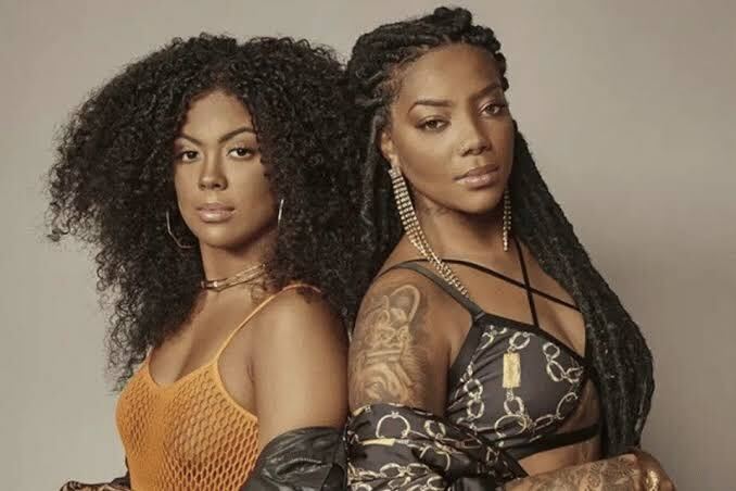 Ludmilla e Marvvila. As artistas fizeram uma canção em parceria, intitulada como “Não é Por Maldade”. A amizade foi rompida depois que Ludmilla deletou a faixa dos tocadores digitais. Entre farpas e indiretas, nenhuma das duas veio a público explicar a situação, porém deixaram de se seguir nas redes sociais. Reprodução Instagram - 5.3.2024