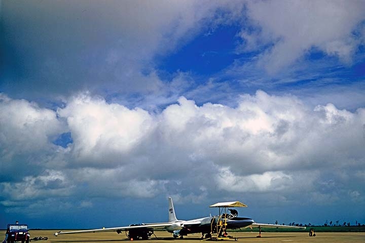 As nuvens podem começar a se formar próximas ao solo, em altitudes muito baixas, como no caso do nevoeiro. Em geral, as nuvens troposféricas começam a aparecer a partir de 100 metros, dependendo da região e das condições climáticas.
 Reprodução: Flipar