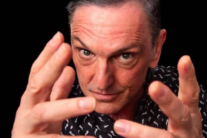 Paulo Miklos foi a voz principal da banda de 1982 a 2016. Ele também tocou bandolim, saxofone, guitarra rítmica, baixo e teclados. Reprodução: Flipar