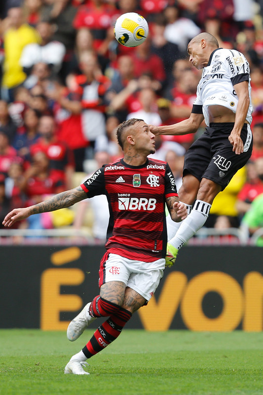 Funcionário histórico do Flamengo, Denir é homenageado em ingresso para jogo