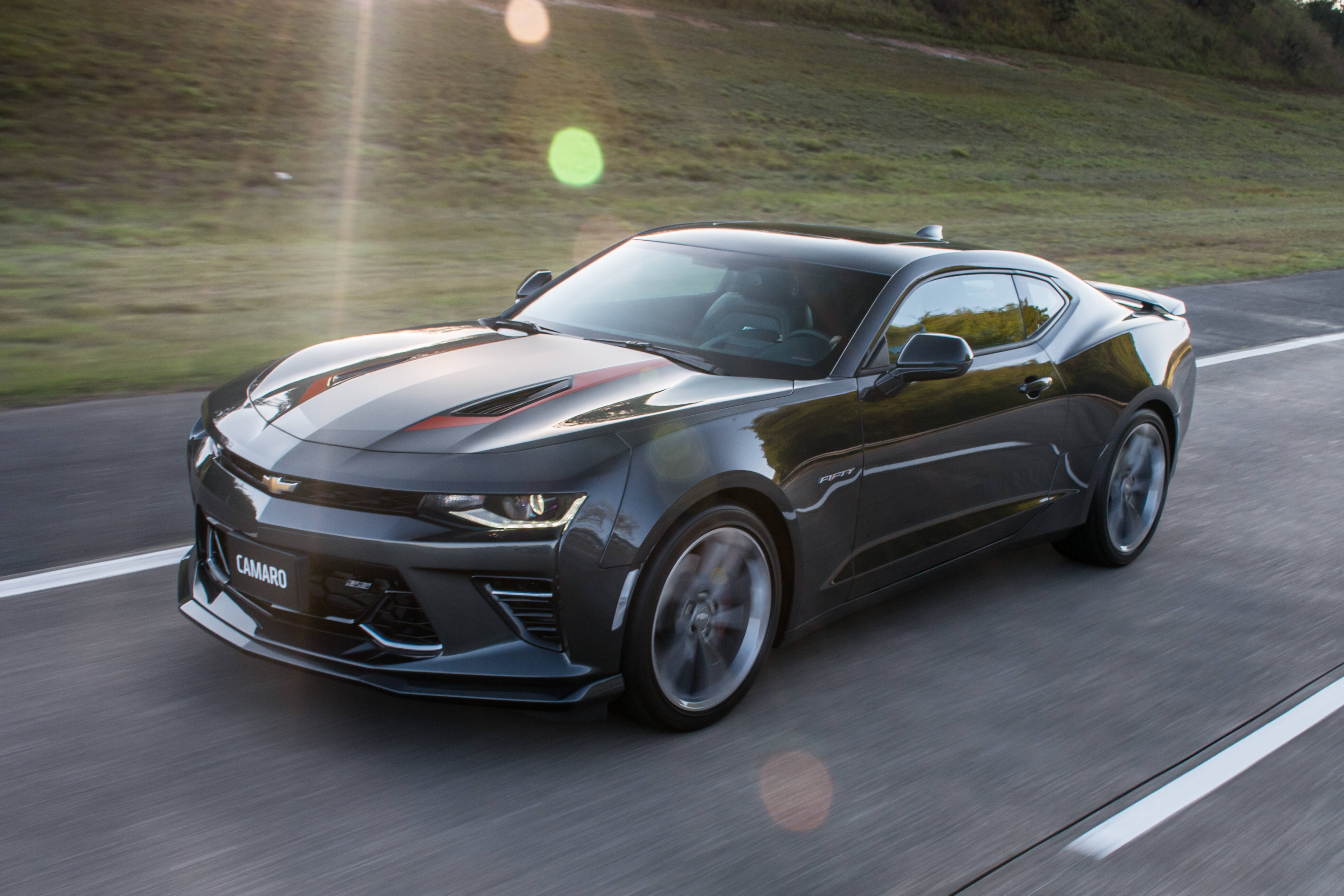 Chevrolet Camaro Fifty 2017. Foto: Divulgação
