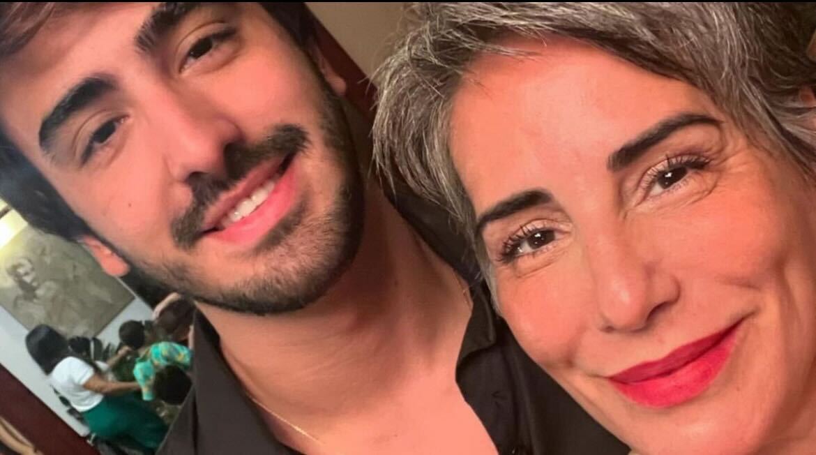 Gloria Pires com o filho, Bento Reprodução Instagram - 4.10.2024