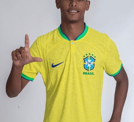 João Souza - Zagueiro de 16 anos do Flamengo - Foto: Divulgação/CBF