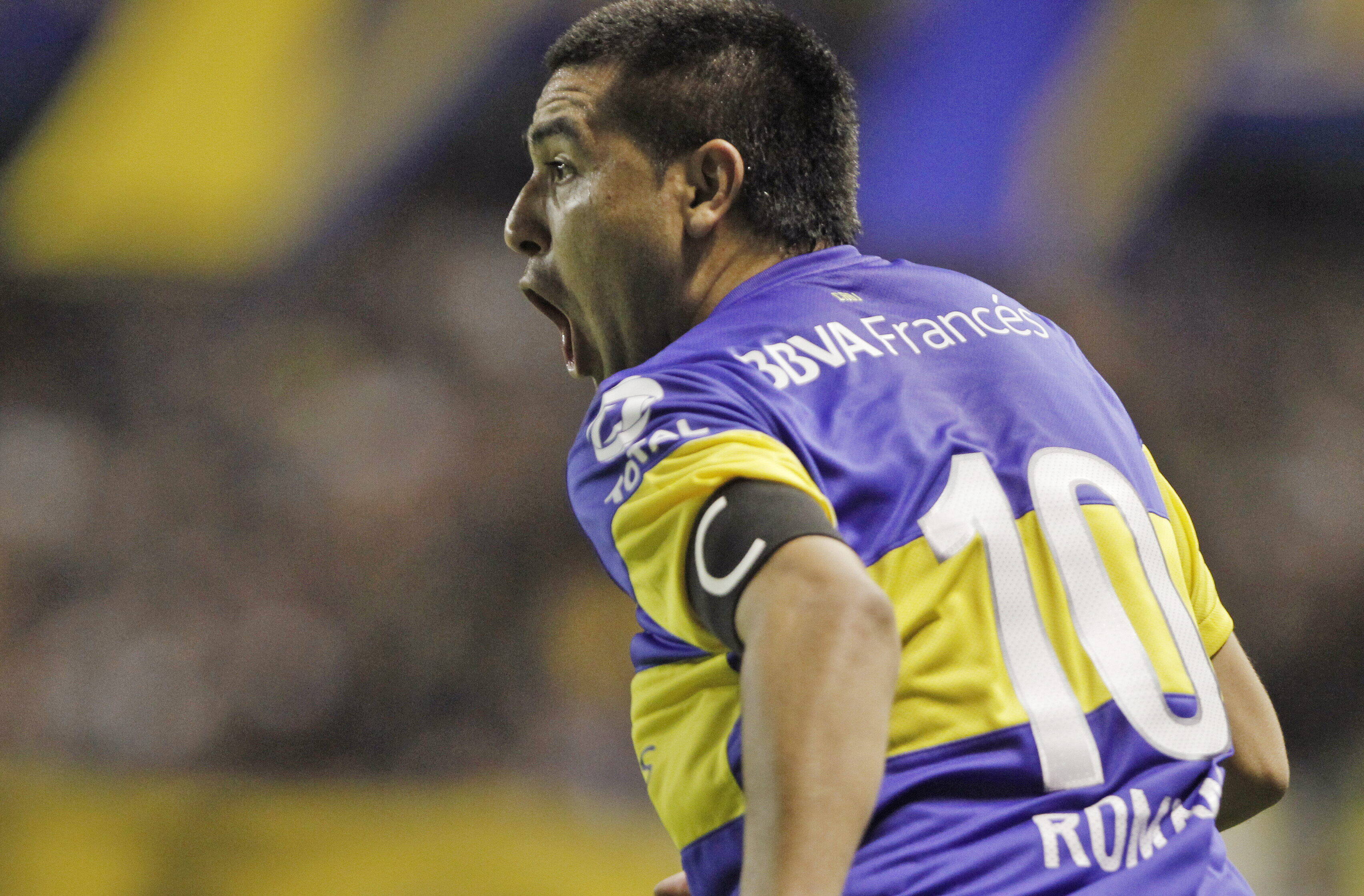 Na Libertadores do ano seguinte, Riquelme ajudou o Boca a despachar o Vasco nas quartas de final com duas vitórias. Foto: EFE