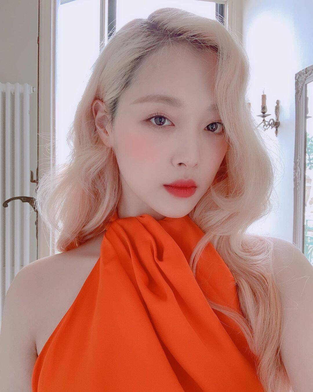 Cantora de k-pop Sulli foi encontrada morta nesta segunda-feira (14). Foto: Reprodução/Instagram/@jelly_jilli