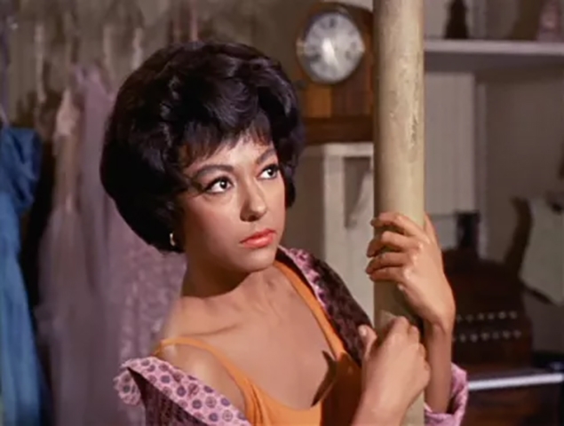 Rita é atriz, cantora e dançarina. Começou a carreira em 1950. Seu maior papel foi em West Side Story (Amor Sublime Amor), que lhe rendeu o Oscar de Melhor Atriz Coadjuvante  (1962).  Reprodução: Flipar