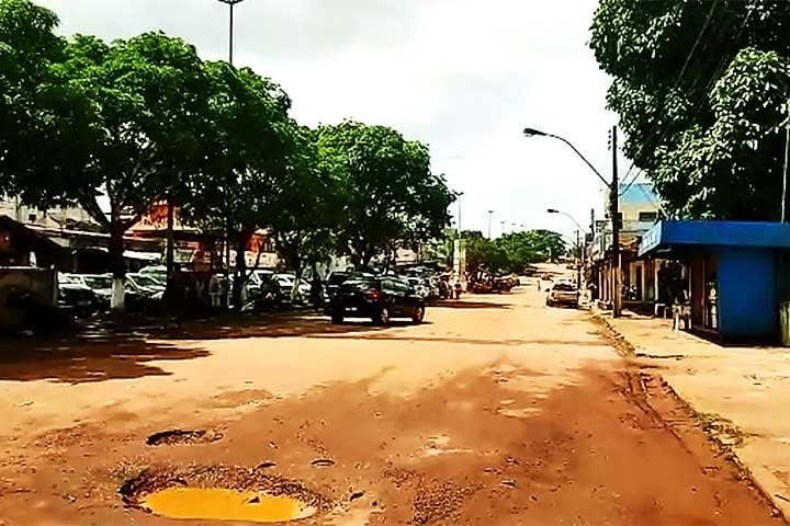 Oiapoque (AP) - 42,46 pontos -  Geograficamente isolada, com infraestrutura precária de transporte e comunicação. Desafios na saúde pública, principalmente em comunidades ribeirinhas. Conflitos relacionados à imigração e mineração ilegal.
 Reprodução: Flipar