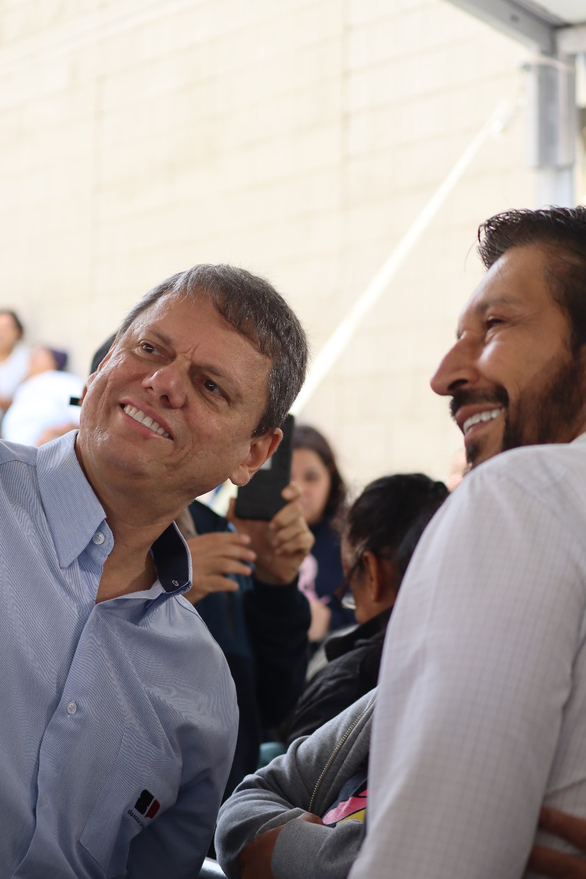 Tarcísio participa da entrega de mais de 550 moradias em SP. Foto: Reprodução/Gabriel Barros - Portal iG