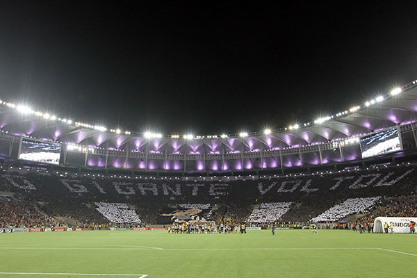 Diante da repercussão do fato, torcedores do Botafogo invadiram o perfil de Jhulli Fogaça no Instagram.