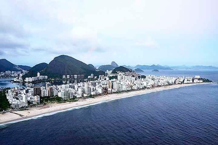 4º) Ipanema, Rio de Janeiro: Um dos bairros mais conhecidos do Rio de Janeiro — e do Brasil —, está entre os mais caros do país, com o metro quadrado custando em média R$ 23.784. Reprodução: Flipar