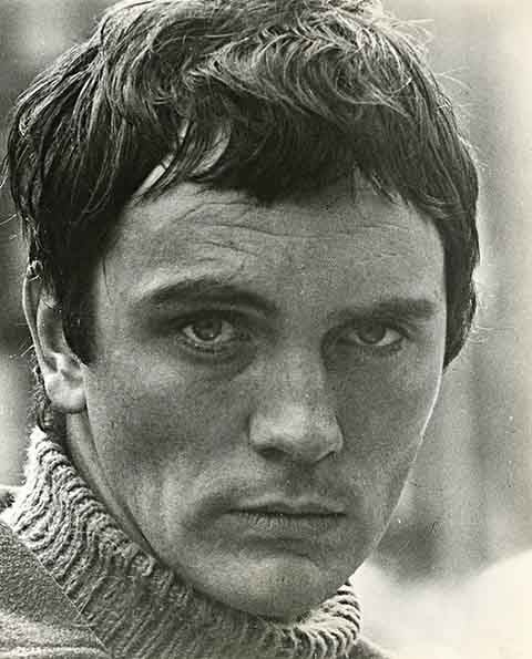 A sua jornada artística iniciou-se com uma bolsa para estudar na renomada escola de teatro londrina Webber Douglas Academy of Dramatic Art.
 Reprodução: Flipar