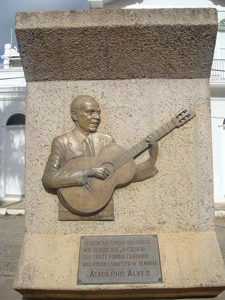 Nascido em Miraí, na Zona da Mata mineira, Ataulfo Alves “pertence a uma elite de compositores que fixou o samba como gênero musical”, segundo descrição do “Dicionário Cravo Albin da Música Popular Brasileira”. 
 Reprodução: Flipar