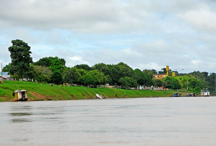 4º - Rio Purus – Sua nascente está localizada nas colinas do Arco Fitzcarrald, no Peru, e o rio entra no território brasileiro pelo Acre e Amazonas. Ele também é um dos grandes afluentes do rio Solimões. Tem 3.218 km e se destaca pela grande variedade de espécies e intensa produtividade.  Reprodução: Flipar