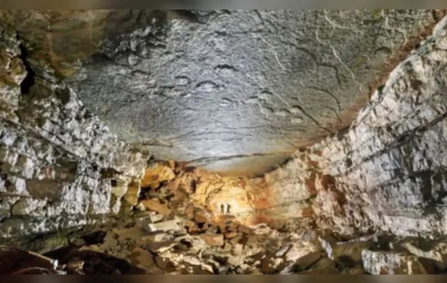 Cavernas são locais ricos para as pesquisas arqueológicas. Recentemente, cientistas franceses anunciaram a descoberta de três pegadas de dinossauros durante uma expedição à caverna Castelbouc, no platô Causse Méjean, no sul da França. Reprodução: Flipar