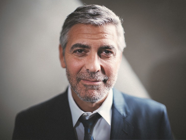 Além da atuação, Clooney acumula bons frutos também como diretor e produtor. No mesmo ano da estatueta do Oscar, ele emplacou o filme “Boa Noite e Boa Sorte”, pelo qual recebeu a indicação como diretor e roteirista.

 Reprodução: Flipar