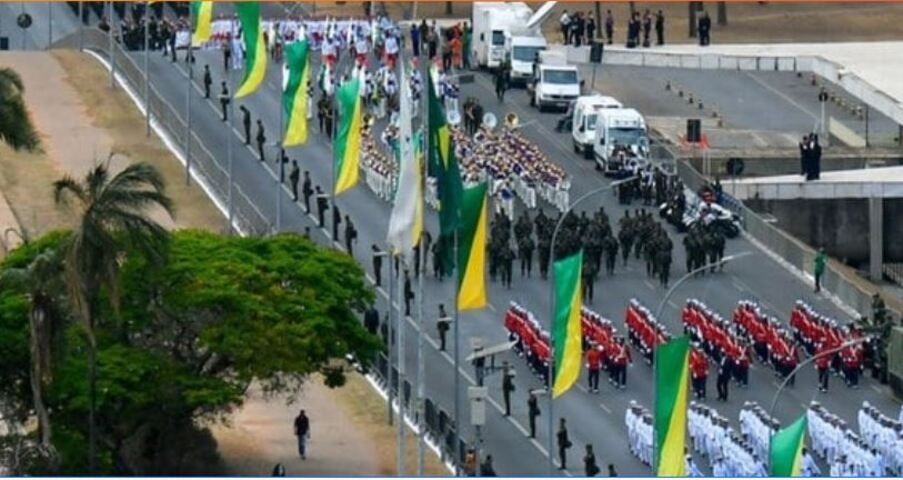 A comemoração não tem o tratamento militar dado ao 7 de setembro, que marca a Independência do Brasil com banda marcial e outras formalidades.
 Reprodução: Flipar