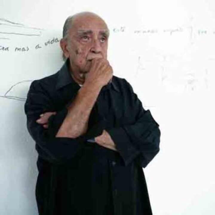 O projeto do aquário foi desenhado por Oscar Niemeyer (1907 - 2012) e Jair Valera. Esse foi um dos últimos trabalhos da vida de Niemeyer, um dos mais famosos arquitetos brasileiros. A obra será construída no bairro da Barra Maricá. Reprodução: Flipar