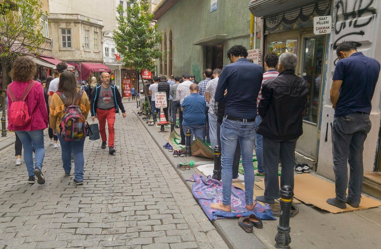 Istambul é vista como um símbolo de união entre o Ocidente e o Oriente. A cidade demonstra que é possível diferentes culturas coexistirem e prosperarem juntas. Reprodução: Flipar