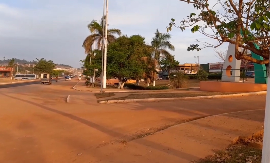Pacajá (PA) - 40,70 pontos -  Violência urbana e rural é um dos principais desafios. Acesso precário a saneamento, transporte e educação. Exploração ilegal de madeira e crimes ambientais são comuns. Reprodução: Flipar