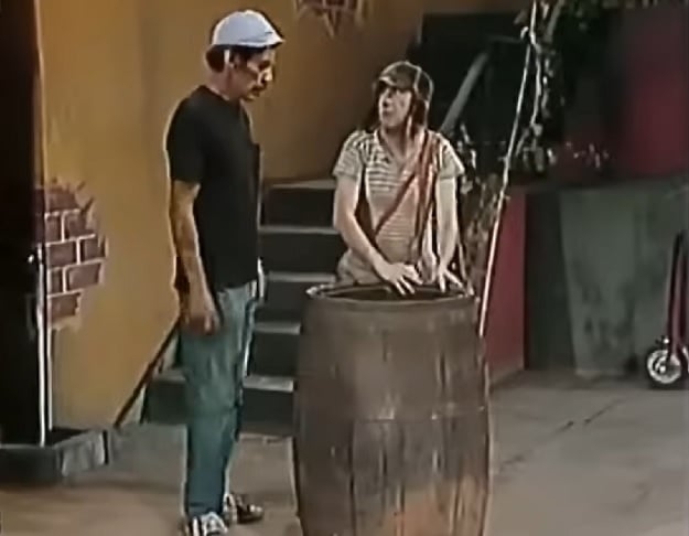 Infelizmente, muitos dos célebres atores do adorado programa humorístico já morreram - caso do próprio Bolaños, que fazia o Chaves e partiu em 2014, aos 85 anos. 
 Reprodução: Flipar