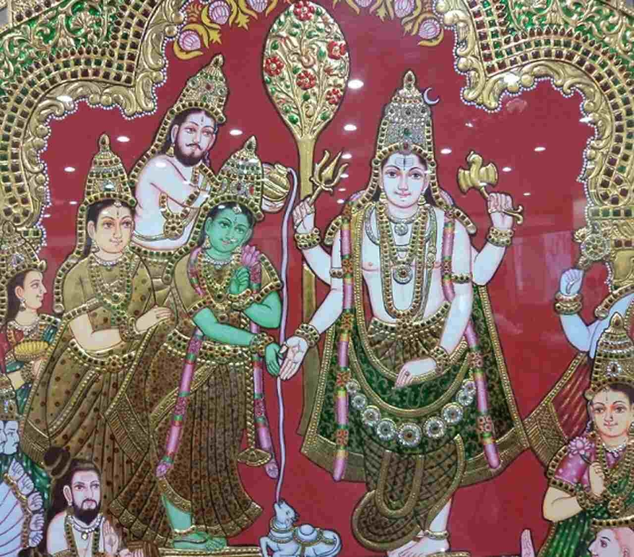 A união deles representa a fusão entre a consciência pura (Shiva) e a ilusão da matéria (Parvati), simbolizando o encontro entre o espiritual e o material. Esse casamento é uma metáfora para a vida cotidiana dos devotos, que, mesmo imersos na rotina diária, buscam uma conexão mais profunda com o divino. Reprodução: Flipar