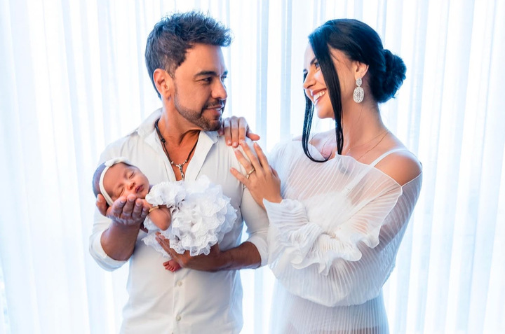 Zezé Di Camargo e Graciele Lacerda com Clara. Foto: Foto: Veruska Toledo