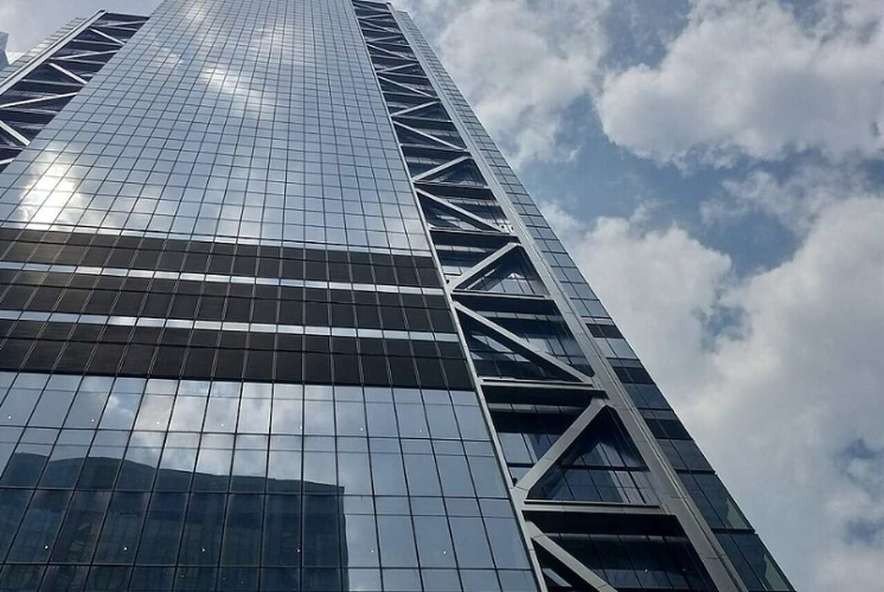 Three World Trade Center: edifício de escritórios que também inclui espaços comerciais e de varejo. Este é o segundo prédio mais alto do complexo. Reprodução: Flipar