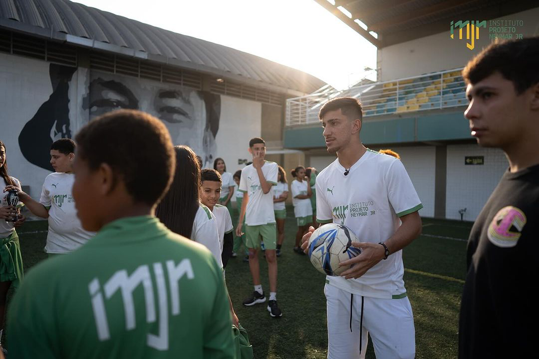 Pedrinho visita Instituto Neymar Jr Divulgação/ Instituto Neymar Jr