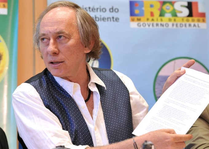 O deputado Carlos Minc (PSB) foi quem propôs a lei 10.201/23, que começou a valer desde que foi publicada no Diário Oficial, no dia 06/12/2023. Reprodução: Flipar