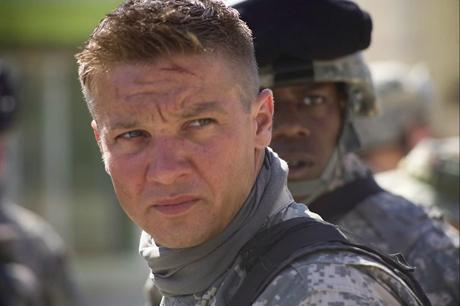 Prova disso é a participação do ator em filmes da franquia de sucesso “Missão Impossível”, além de alguns longas que concorreram ao Oscar como “A Chegada” (2016), “Trapaça” (2013) e “Guerra ao Terror” (2008) –  este último arrebatou seis estatuetas, incluindo a de Melhor Filme. Reprodução: Flipar