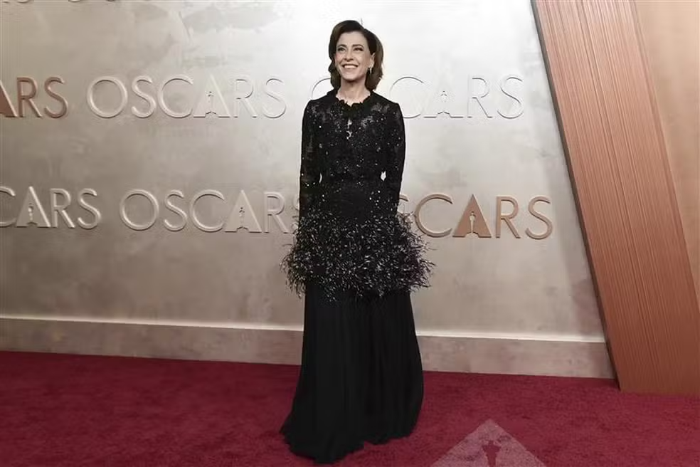 Fernanda Torres veste Chanel. Foto: Richard Shotwell/Invision/AP
