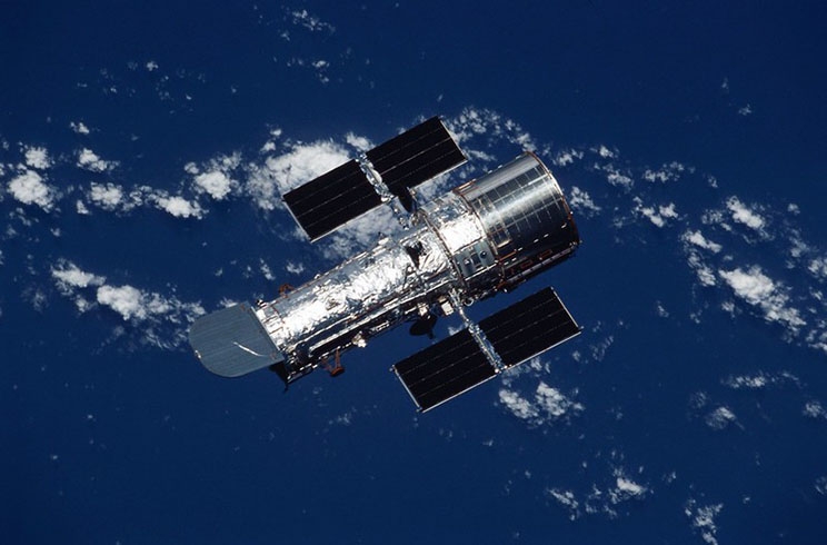 O Telescópio Espacial Hubble, um observatório espacial que orbita a Terra desde 1990, também foi uma das grandes invenções da NASA. Reprodução: Flipar