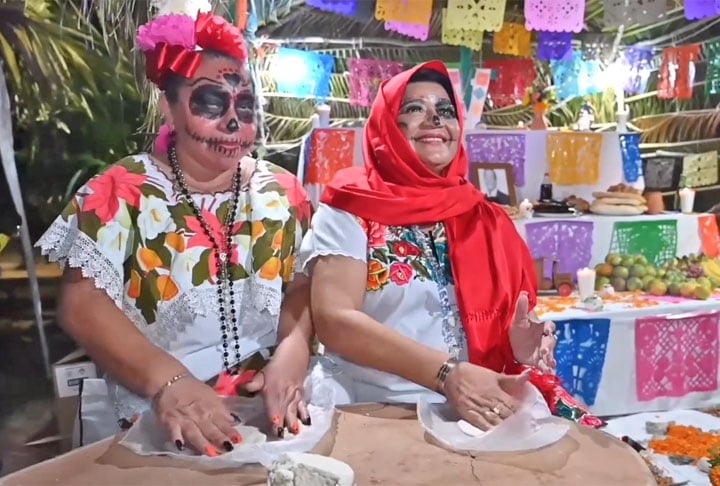 Comidas típicas, música e dança fazem parte da celebração que, acredita-se, surgiu há mais de 3.000 anos, muito antes da chegada dos colonizadores espanhóis à região.  Reprodução: Flipar