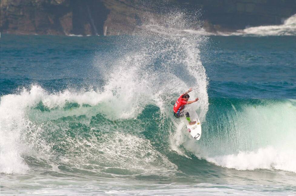 O surfista Ian Gouveia teve um ótimo desempenho na "perna europeia", que o garantiu o quinto lugar no ranking geral da WQS. Foto: WSL/ Laurent Masurel