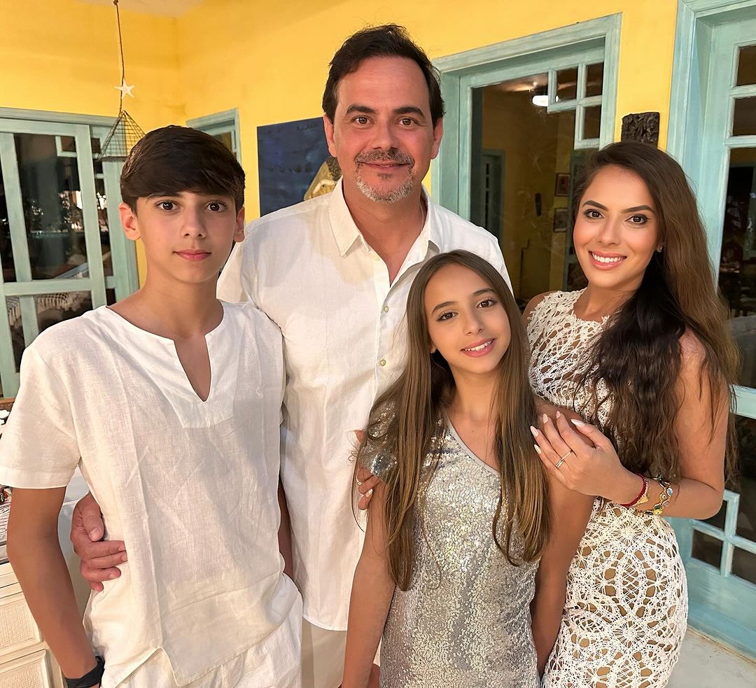 Carioca e Paola Machado terminam casamento após 18 anos juntos Reprodução/Instagram