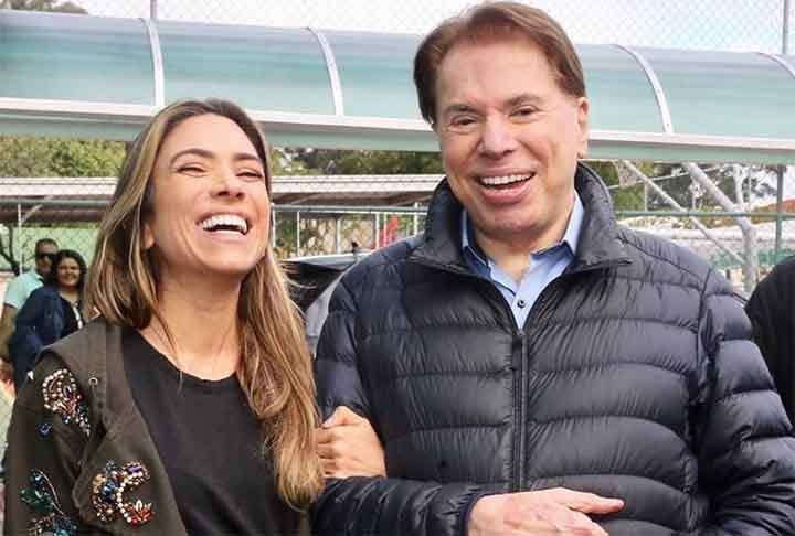 A herdeira do apresentador seguirá à frente da atração televisiva após a morte de Silvio Santos, ocorrida no dia 17 de agosto.  Ele tinha 93 anos e sofreu uma broncopneumonia após ser infectado pelo vírus influenza (H1N1). 
 Reprodução: Flipar