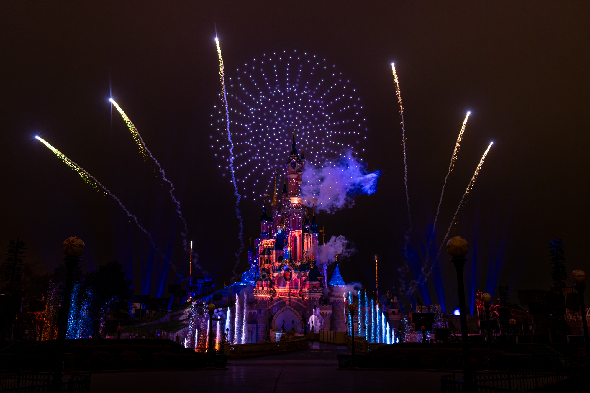 Disneyland de Paris celebra reabertura da Catedral de Notre Dame com montagem de "O Corcunda de Notre Dame" Divulgação