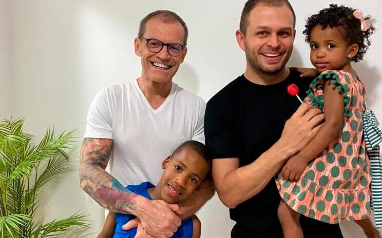 Fabiano Contarato, Rodrigo Groberio e os fillhos Gabriel e Mariana. Foto: Reprodução/Instagram
