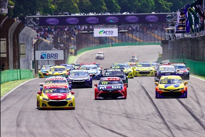 Além da F1, o autódromo recebe competições nacionais e internacionais, como a Stock Car Brasil (foto), o Campeonato Brasileiro de Endurance e provas de kart. Reprodução: Flipar