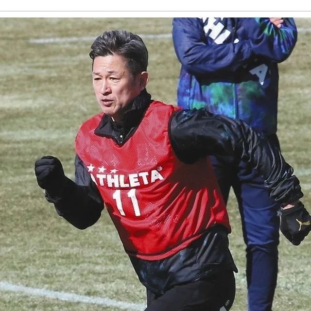 Kazu, ex-Santos e Palmeiras, é o jogador mais velho do mu