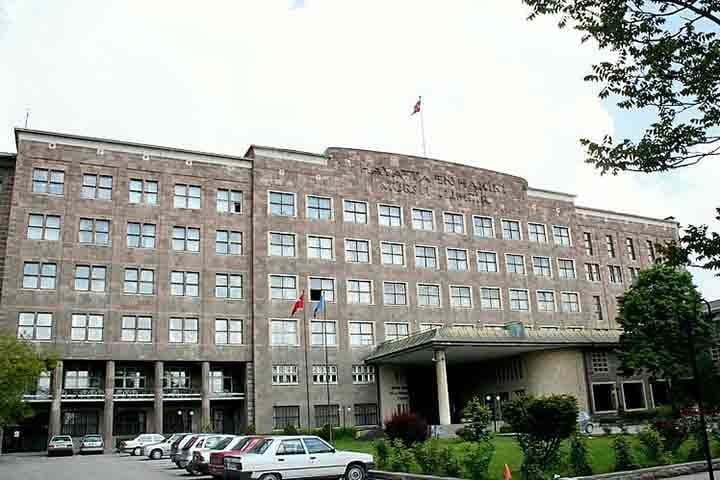 Ancara também abriga várias instituições culturais e educacionais de renome, como a Universidade de Ancara (foto) e a Universidade Bilkent. Reprodução: Flipar