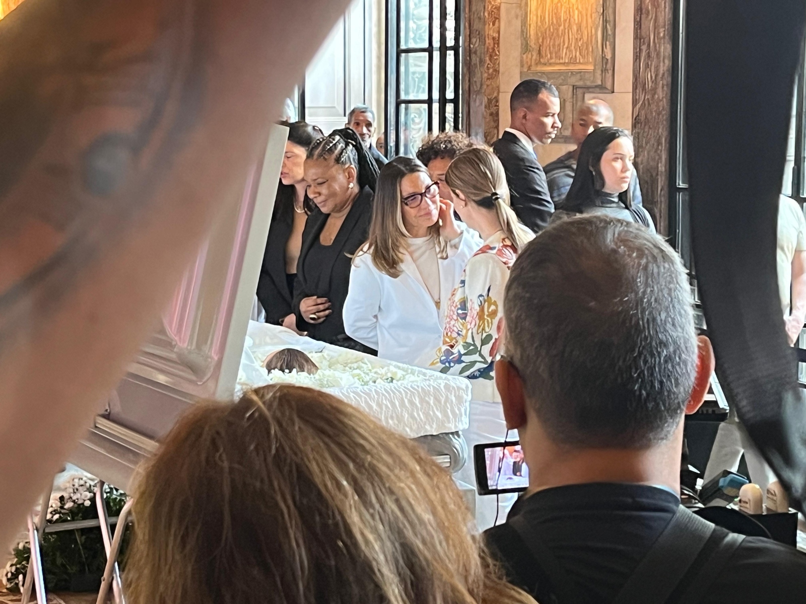 Janja e Margareth Menezes prestaram pêsames aos familiares de Preta Gil.. Foto: João Pedro Lima/Portal iG