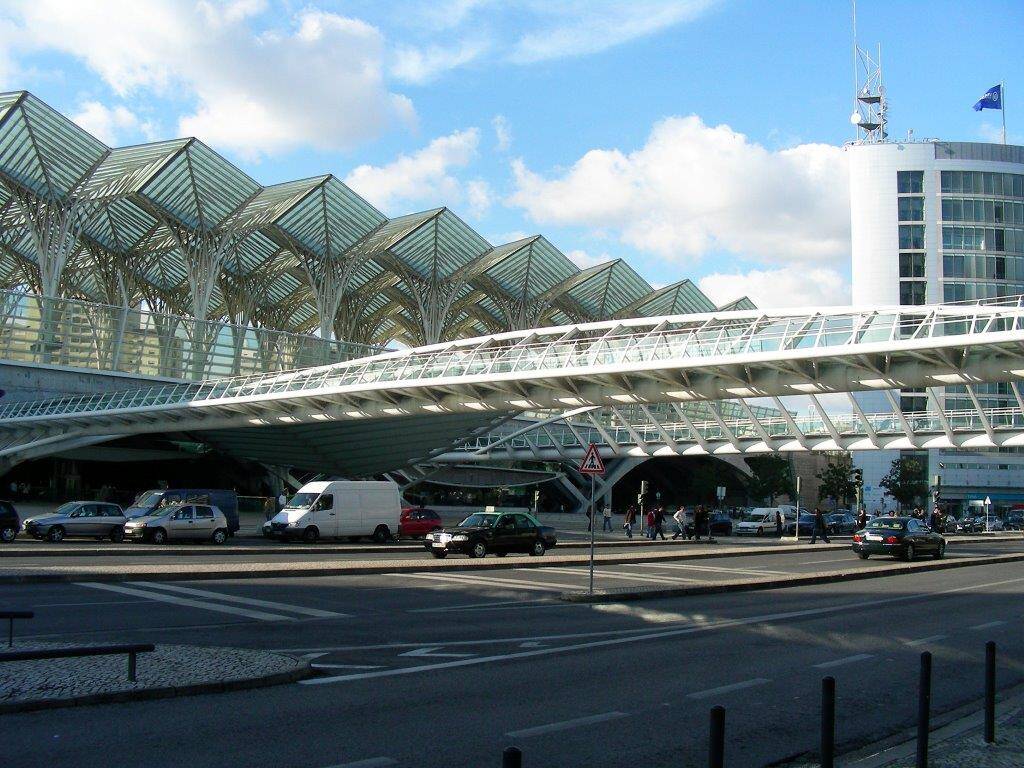 A arquitetura surpreendente de vidro e concreto da Gare Oriente, projetada pelo espanhol Santiago Calatrava, em Lisboa. Foto: Rodrigo Dienstmann