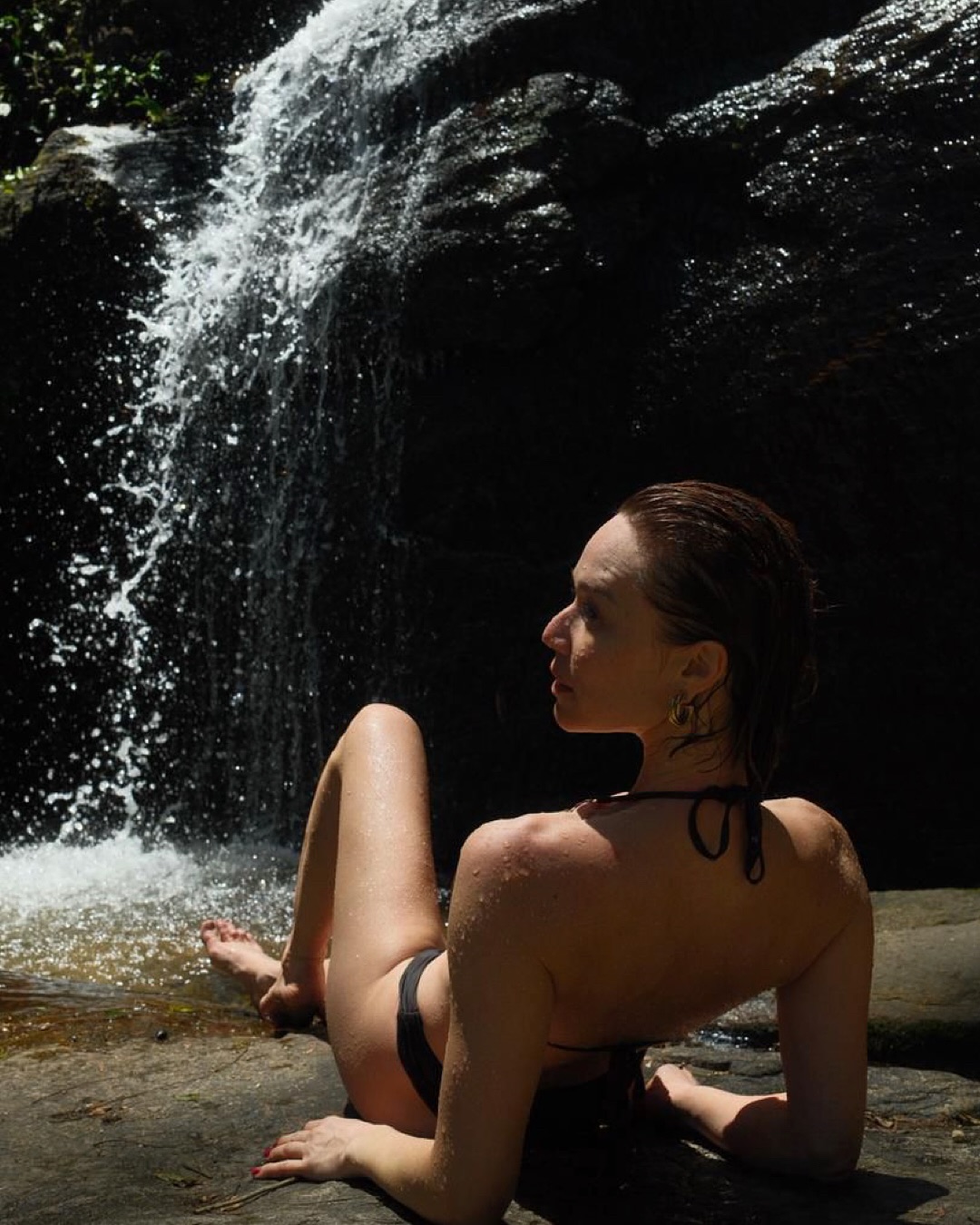 Mariana Ximenes renova bronzeado. Foto: Reprodução/ Instagram @marianaximenes