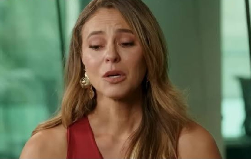 Ela também é uma personalidade bastante popular nas redes sociais e acumula mais de 35 milhões de seguidores no Instagram!. Foto: Reprodução: Flipar