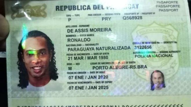 Suposto passaporte falso de Ronaldinho Gaúcho. Foto: Reprodução