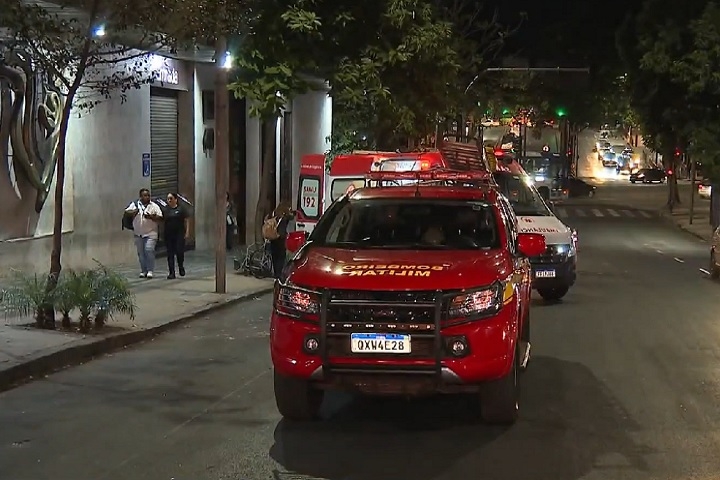 Em junho/24, outro acidente com elevador em BH. Dessa vez, nove pessoas ficaram feridas depois que o equipamento caiu cerca de 1,5 metro até o fosso de um edifício comercial na Rua dos Guajajaras, no Centro. Reprodução: Flipar